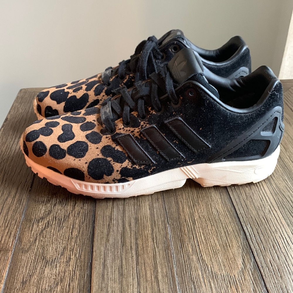 Adidas size 8 Torrison sneakers